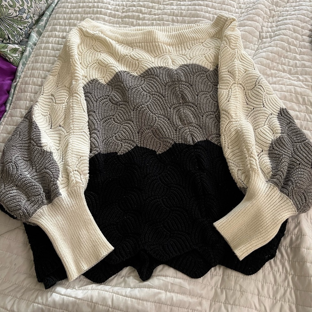 ANDREE BY UNIT Off-the-Shoulder Sweater - Cream, Gray, and Black